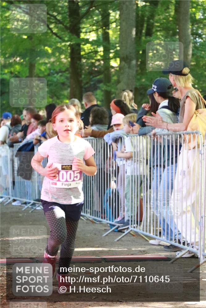 22.09.2024 - 32. Volkslauf durch das schöne Alstertal H.Heesch http://msf.ph/oto/7110645 22.09.2024 10:47:20 Ziel 5005, 5041 meine-sportfotos.de