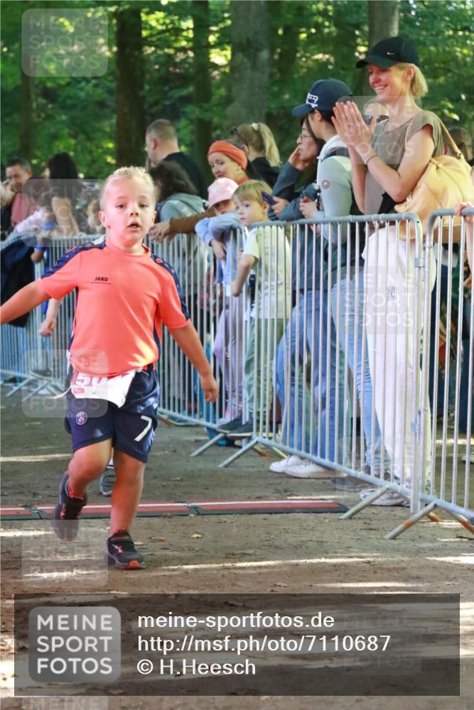 22.09.2024 - 32. Volkslauf durch das schöne Alstertal H.Heesch http://msf.ph/oto/7110687 22.09.2024 10:47:26 Ziel 5005, 5011, 5041, 5044, 5045 meine-sportfotos.de