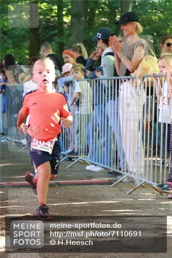 22.09.2024 - 32. Volkslauf durch das schöne Alstertal H.Heesch http://msf.ph/oto/7110691 22.09.2024 10:47:27 Ziel 5011, 5041, 5044, 5045 meine-sportfotos.de