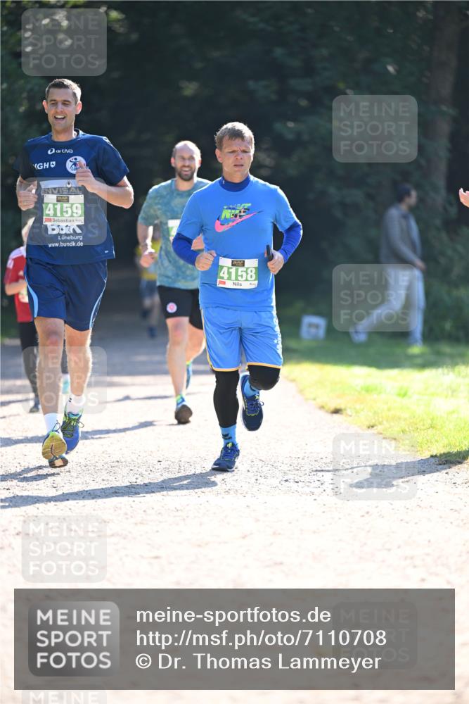 22.09.2024 - 32. Volkslauf durch das schöne Alstertal Dr. Thomas Lammeyer http://msf.ph/oto/7110708 22.09.2024 10:51:26 Laufen 4159, 4158 meine-sportfotos.de