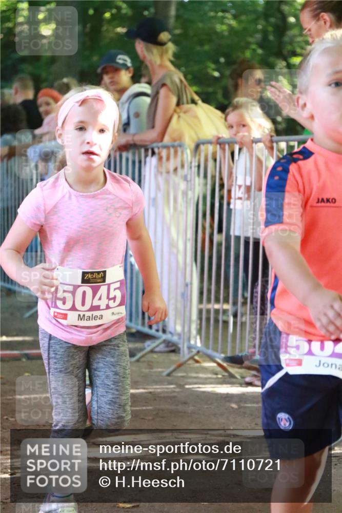 22.09.2024 - 32. Volkslauf durch das schöne Alstertal H.Heesch http://msf.ph/oto/7110721 22.09.2024 10:47:28 Ziel 5011, 5041, 5044, 5045 meine-sportfotos.de