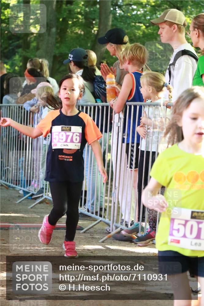 22.09.2024 - 32. Volkslauf durch das schöne Alstertal H.Heesch http://msf.ph/oto/7110931 22.09.2024 10:48:41 Ziel 5013, 5016, 5020, 5024, 5028, 5036, 5971, 5972, 5975, 5976 meine-sportfotos.de