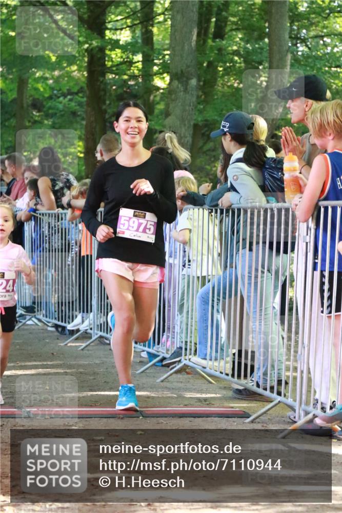 22.09.2024 - 32. Volkslauf durch das schöne Alstertal H.Heesch http://msf.ph/oto/7110944 22.09.2024 10:48:43 Ziel 5013, 5016, 5024, 5036, 5971, 5972, 5975, 5976 meine-sportfotos.de