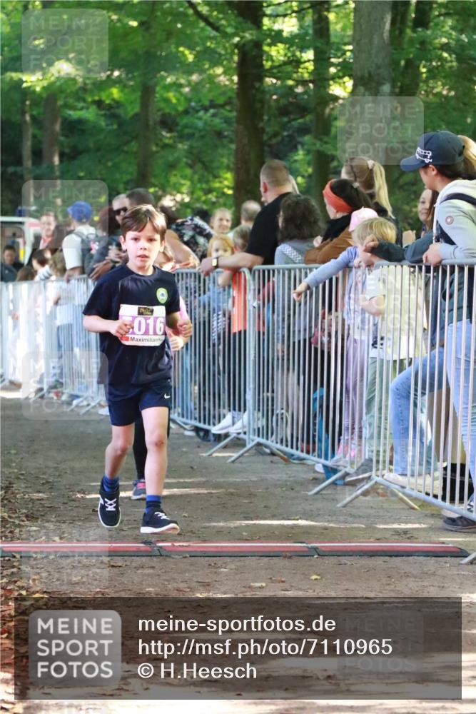 22.09.2024 - 32. Volkslauf durch das schöne Alstertal H.Heesch http://msf.ph/oto/7110965 22.09.2024 10:48:45 Ziel 5013, 5016, 5024, 5972, 5975, 5976 meine-sportfotos.de