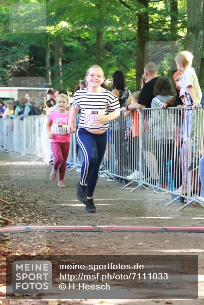 22.09.2024 - 32. Volkslauf durch das schöne Alstertal H.Heesch http://msf.ph/oto/7111033 22.09.2024 10:49:15 Ziel 5030, 5031 meine-sportfotos.de