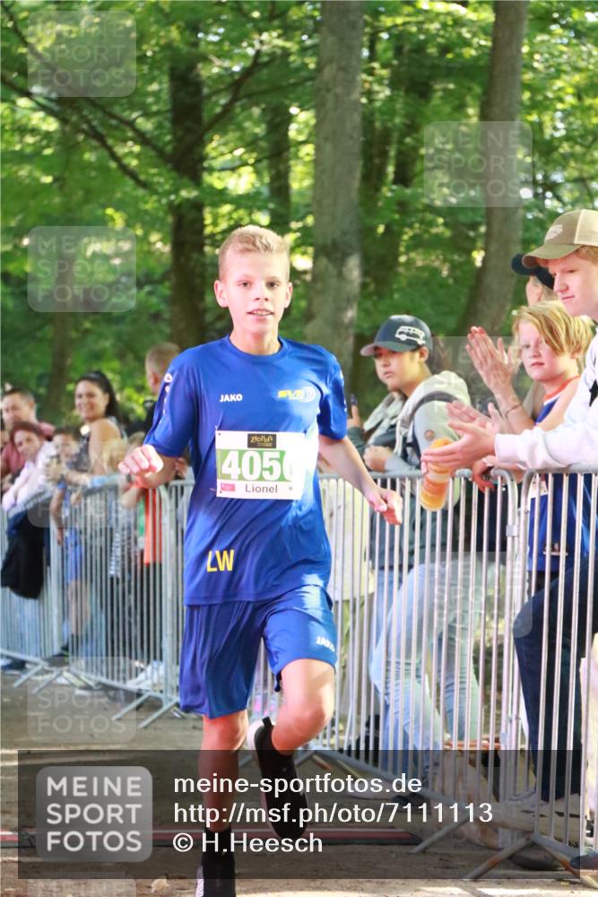 22.09.2024 - 32. Volkslauf durch das schöne Alstertal H.Heesch http://msf.ph/oto/7111113 22.09.2024 10:50:19 Ziel 4050, 4070 meine-sportfotos.de