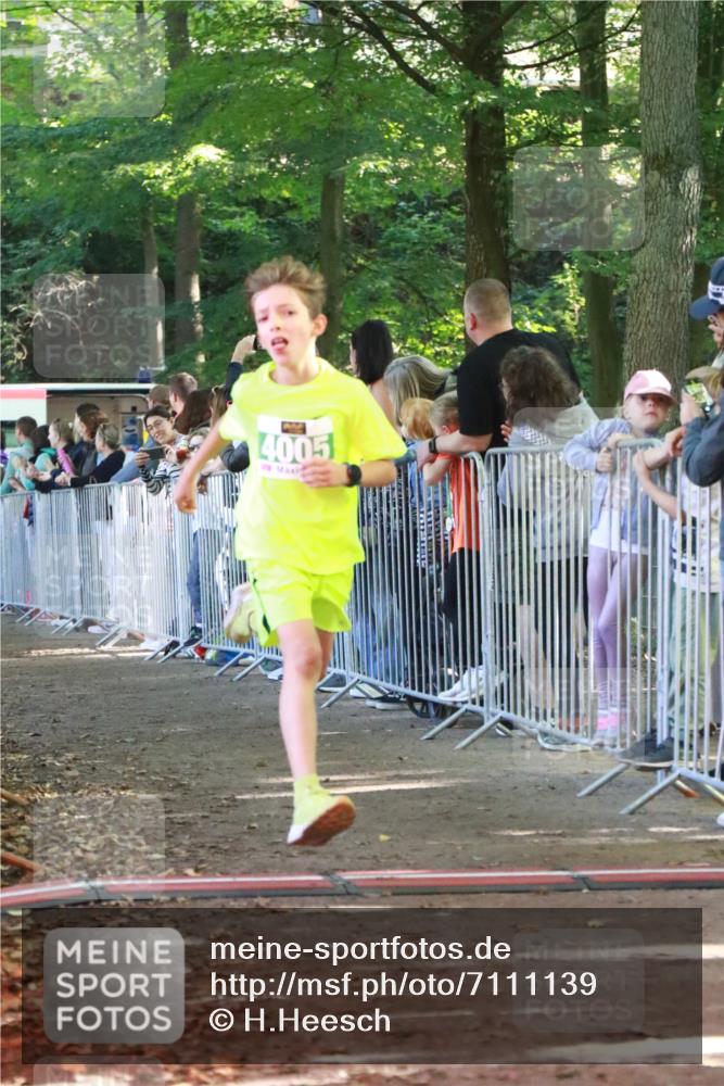 22.09.2024 - 32. Volkslauf durch das schöne Alstertal H.Heesch http://msf.ph/oto/7111139 22.09.2024 10:50:28 Ziel 4005, 4070 meine-sportfotos.de