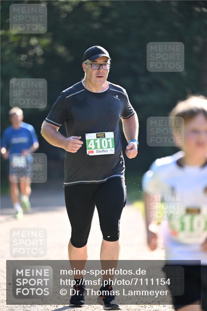 22.09.2024 - 32. Volkslauf durch das schöne Alstertal Dr. Thomas Lammeyer http://msf.ph/oto/7111154 22.09.2024 10:52:27 Laufen 4101, 9, 10 meine-sportfotos.de