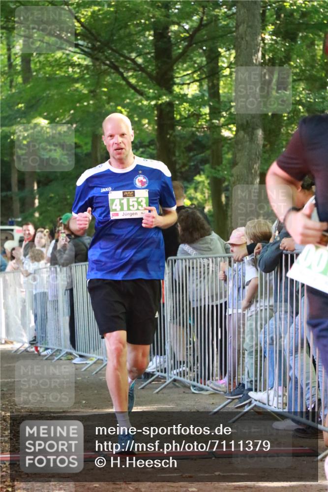 22.09.2024 - 32. Volkslauf durch das schöne Alstertal H.Heesch http://msf.ph/oto/7111379 22.09.2024 10:52:47 Ziel 4001, 4098, 4153 meine-sportfotos.de