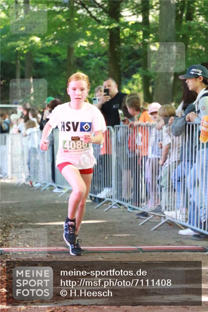 22.09.2024 - 32. Volkslauf durch das schöne Alstertal H.Heesch http://msf.ph/oto/7111408 22.09.2024 10:52:53 Ziel 4001, 4086, 4153 meine-sportfotos.de