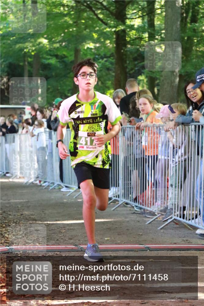 22.09.2024 - 32. Volkslauf durch das schöne Alstertal H.Heesch http://msf.ph/oto/7111458 22.09.2024 10:53:02 Ziel 4035, 4036, 4038, 4170, 4966 meine-sportfotos.de