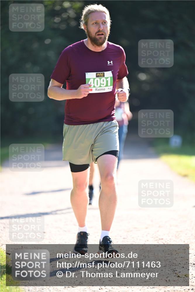 22.09.2024 - 32. Volkslauf durch das schöne Alstertal Dr. Thomas Lammeyer http://msf.ph/oto/7111463 22.09.2024 10:53:03 Laufen 4091 meine-sportfotos.de