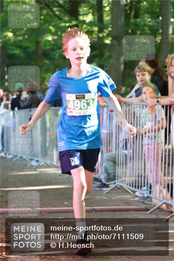22.09.2024 - 32. Volkslauf durch das schöne Alstertal H.Heesch http://msf.ph/oto/7111509 22.09.2024 10:53:23 Ziel 4963 meine-sportfotos.de