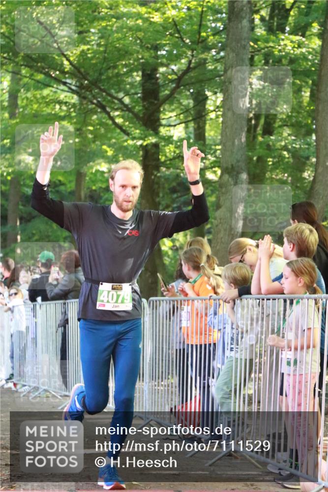 22.09.2024 - 32. Volkslauf durch das schöne Alstertal H.Heesch http://msf.ph/oto/7111529 22.09.2024 10:53:35 Ziel 4002, 4023, 4079 meine-sportfotos.de