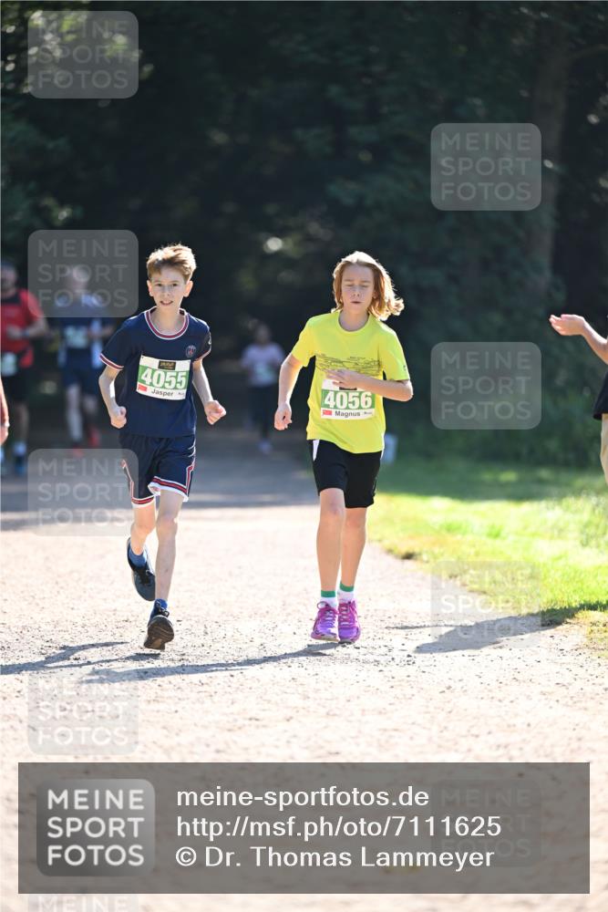 22.09.2024 - 32. Volkslauf durch das schöne Alstertal Dr. Thomas Lammeyer http://msf.ph/oto/7111625 22.09.2024 10:53:31 Laufen 4055, 4056 meine-sportfotos.de