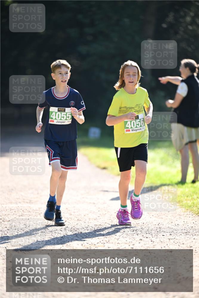 22.09.2024 - 32. Volkslauf durch das schöne Alstertal Dr. Thomas Lammeyer http://msf.ph/oto/7111656 22.09.2024 10:53:33 Laufen 4055, 4056 meine-sportfotos.de