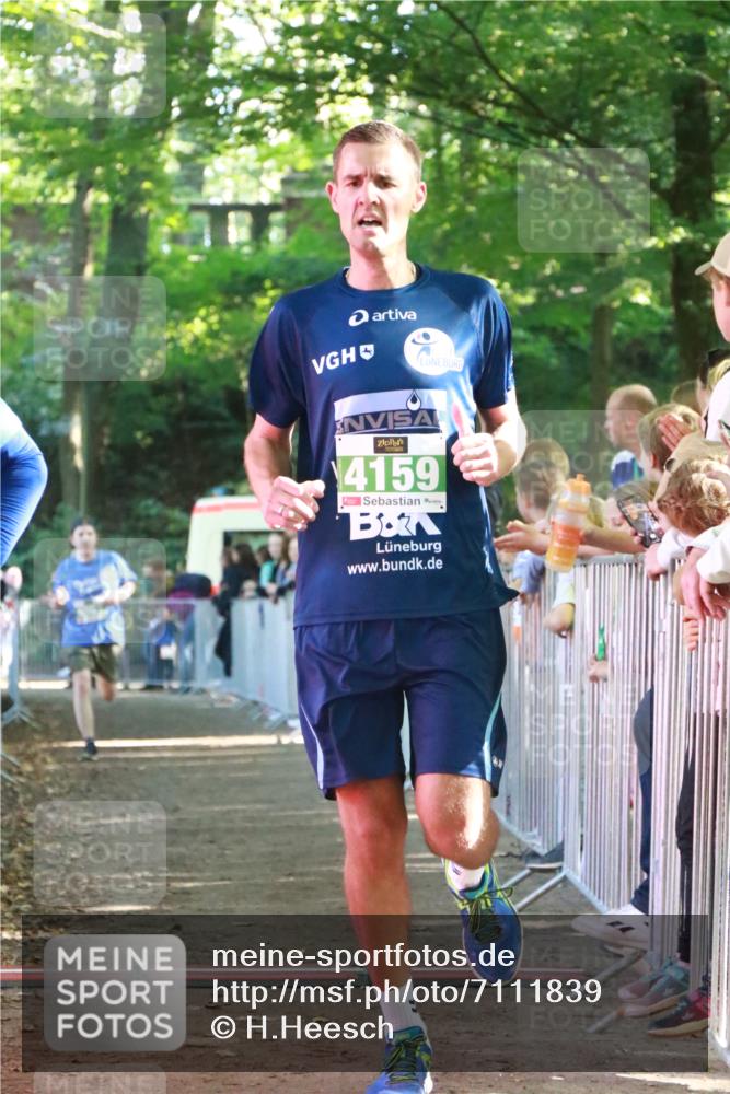 22.09.2024 - 32. Volkslauf durch das schöne Alstertal H.Heesch http://msf.ph/oto/7111839 22.09.2024 10:55:13 Ziel 4142, 4158, 4159, 4951 meine-sportfotos.de