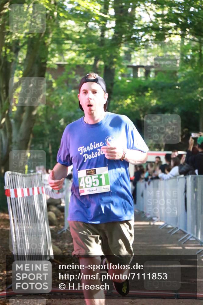 22.09.2024 - 32. Volkslauf durch das schöne Alstertal H.Heesch http://msf.ph/oto/7111853 22.09.2024 10:55:17 Ziel 4126, 4139, 4158, 4159, 4951 meine-sportfotos.de