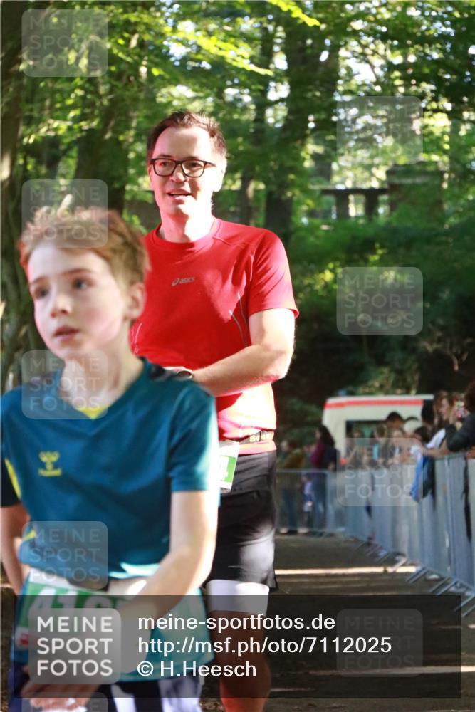 22.09.2024 - 32. Volkslauf durch das schöne Alstertal H.Heesch http://msf.ph/oto/7112025 22.09.2024 10:55:49 Ziel 4066, 4155, 4164, 4165 meine-sportfotos.de