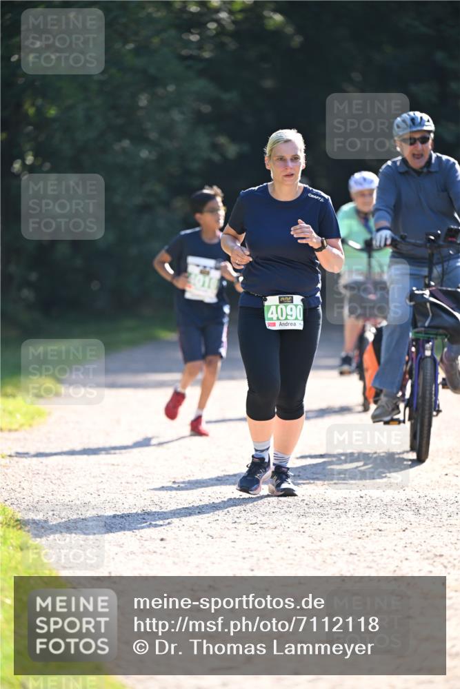 22.09.2024 - 32. Volkslauf durch das schöne Alstertal Dr. Thomas Lammeyer http://msf.ph/oto/7112118 22.09.2024 10:54:37 Laufen 4090 meine-sportfotos.de