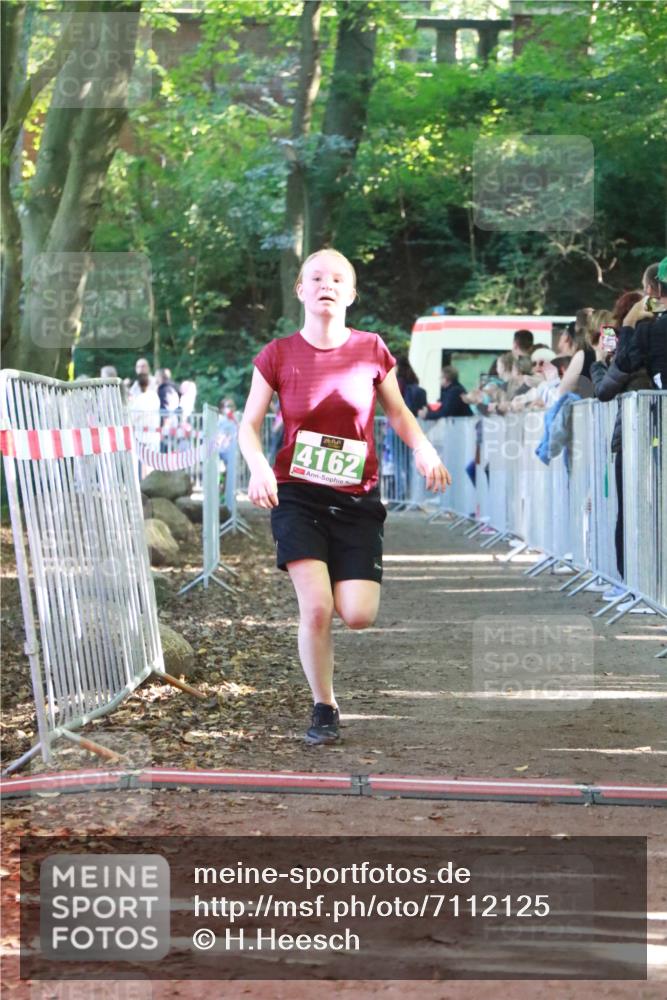 22.09.2024 - 32. Volkslauf durch das schöne Alstertal H.Heesch http://msf.ph/oto/7112125 22.09.2024 10:56:26 Ziel 4065, 4162, 4960 meine-sportfotos.de