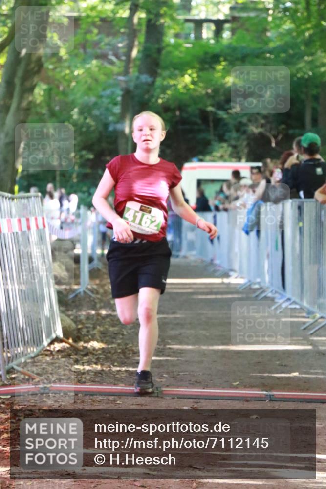 22.09.2024 - 32. Volkslauf durch das schöne Alstertal H.Heesch http://msf.ph/oto/7112145 22.09.2024 10:56:26 Ziel 4065, 4162, 4960 meine-sportfotos.de