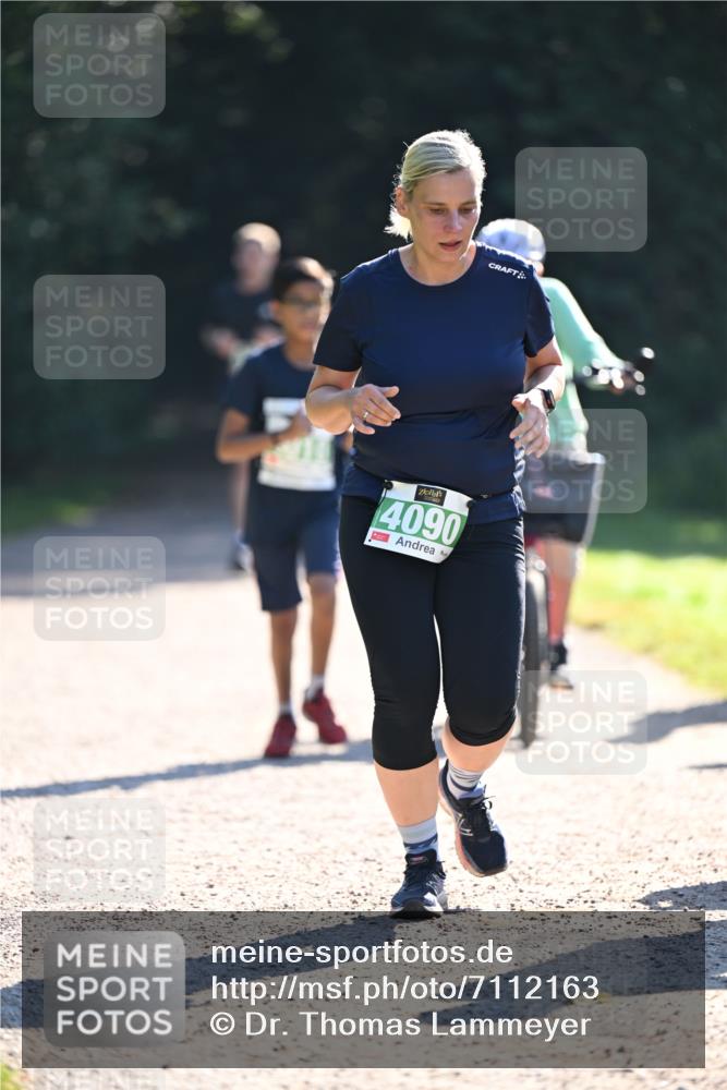 22.09.2024 - 32. Volkslauf durch das schöne Alstertal Dr. Thomas Lammeyer http://msf.ph/oto/7112163 22.09.2024 10:54:39 Laufen 4090 meine-sportfotos.de