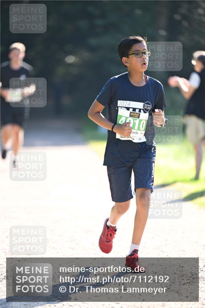22.09.2024 - 32. Volkslauf durch das schöne Alstertal Dr. Thomas Lammeyer http://msf.ph/oto/7112192 22.09.2024 10:54:42 Laufen 2024, 4010 meine-sportfotos.de