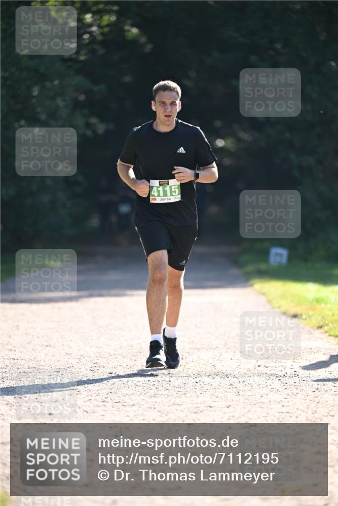 22.09.2024 - 32. Volkslauf durch das schöne Alstertal Dr. Thomas Lammeyer http://msf.ph/oto/7112195 22.09.2024 10:54:45 Laufen 4115 meine-sportfotos.de