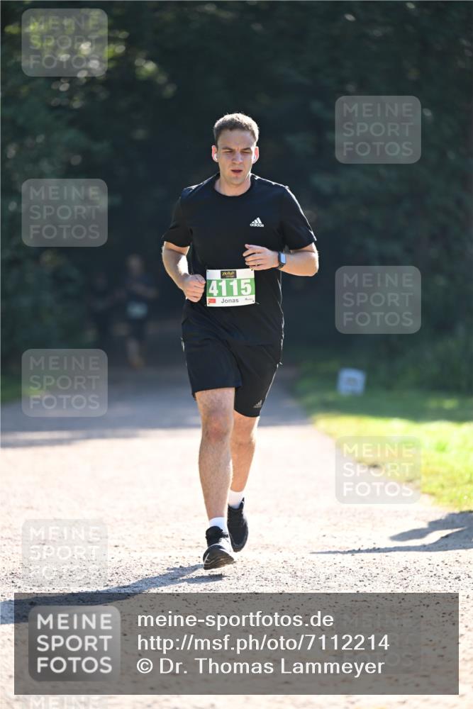 22.09.2024 - 32. Volkslauf durch das schöne Alstertal Dr. Thomas Lammeyer http://msf.ph/oto/7112214 22.09.2024 10:54:45 Laufen 4115 meine-sportfotos.de