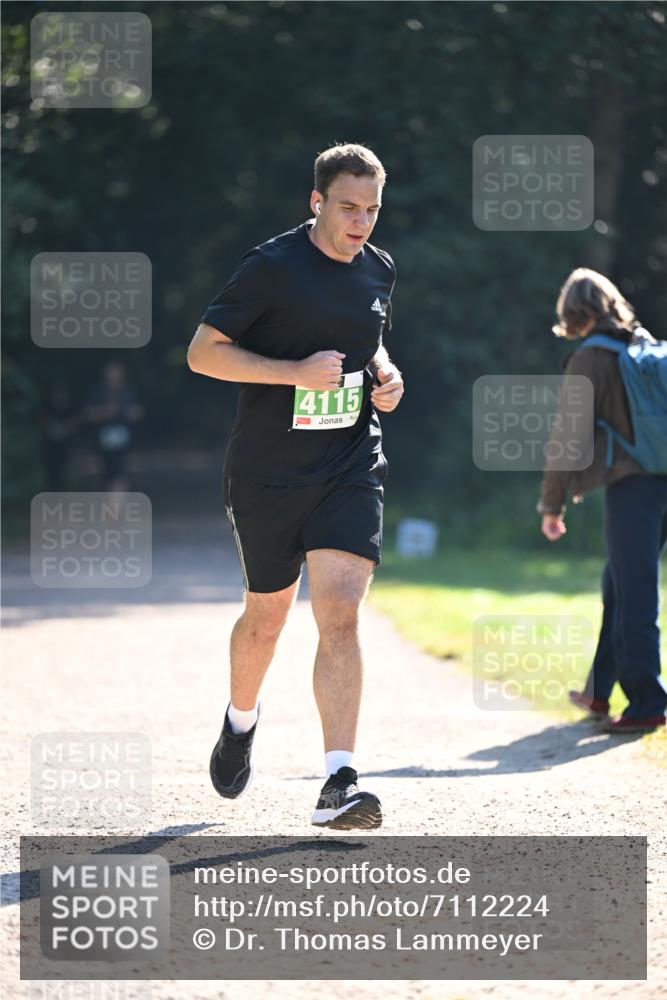 22.09.2024 - 32. Volkslauf durch das schöne Alstertal Dr. Thomas Lammeyer http://msf.ph/oto/7112224 22.09.2024 10:54:46 Laufen 4115 meine-sportfotos.de
