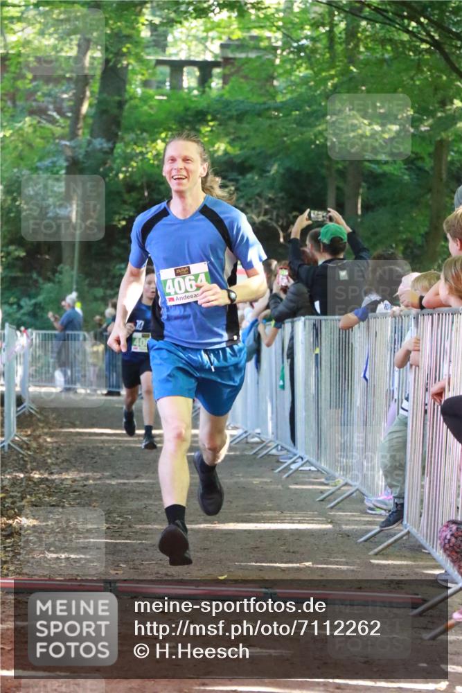 22.09.2024 - 32. Volkslauf durch das schöne Alstertal H.Heesch http://msf.ph/oto/7112262 22.09.2024 10:56:34 Ziel 4008, 4064, 4065, 4960 meine-sportfotos.de