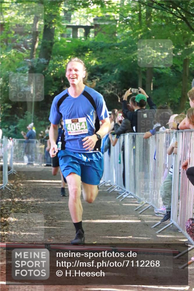 22.09.2024 - 32. Volkslauf durch das schöne Alstertal H.Heesch http://msf.ph/oto/7112268 22.09.2024 10:56:34 Ziel 4008, 4064, 4065, 4960 meine-sportfotos.de