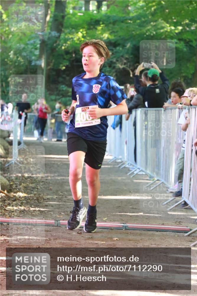 22.09.2024 - 32. Volkslauf durch das schöne Alstertal H.Heesch http://msf.ph/oto/7112290 22.09.2024 10:56:37 Ziel 4008, 4064, 4065, 4960 meine-sportfotos.de