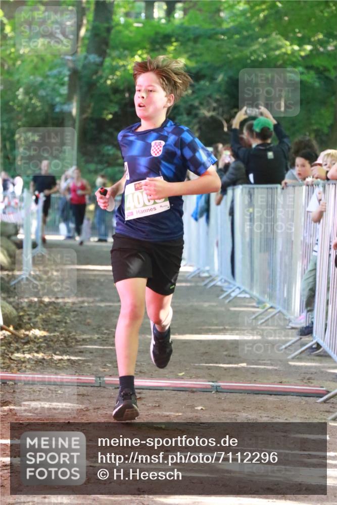 22.09.2024 - 32. Volkslauf durch das schöne Alstertal H.Heesch http://msf.ph/oto/7112296 22.09.2024 10:56:37 Ziel 4008, 4064, 4065, 4960 meine-sportfotos.de