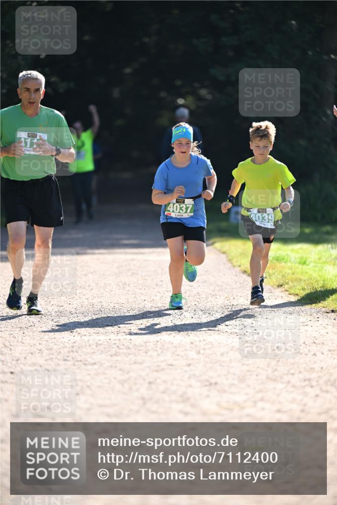 22.09.2024 - 32. Volkslauf durch das schöne Alstertal Dr. Thomas Lammeyer http://msf.ph/oto/7112400 22.09.2024 10:55:41 Laufen 41, 4037, 4039 meine-sportfotos.de