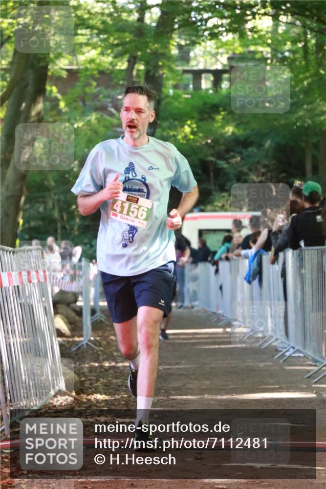 22.09.2024 - 32. Volkslauf durch das schöne Alstertal H.Heesch http://msf.ph/oto/7112481 22.09.2024 10:56:56 Ziel 4101, 4107, 4127, 4156 meine-sportfotos.de