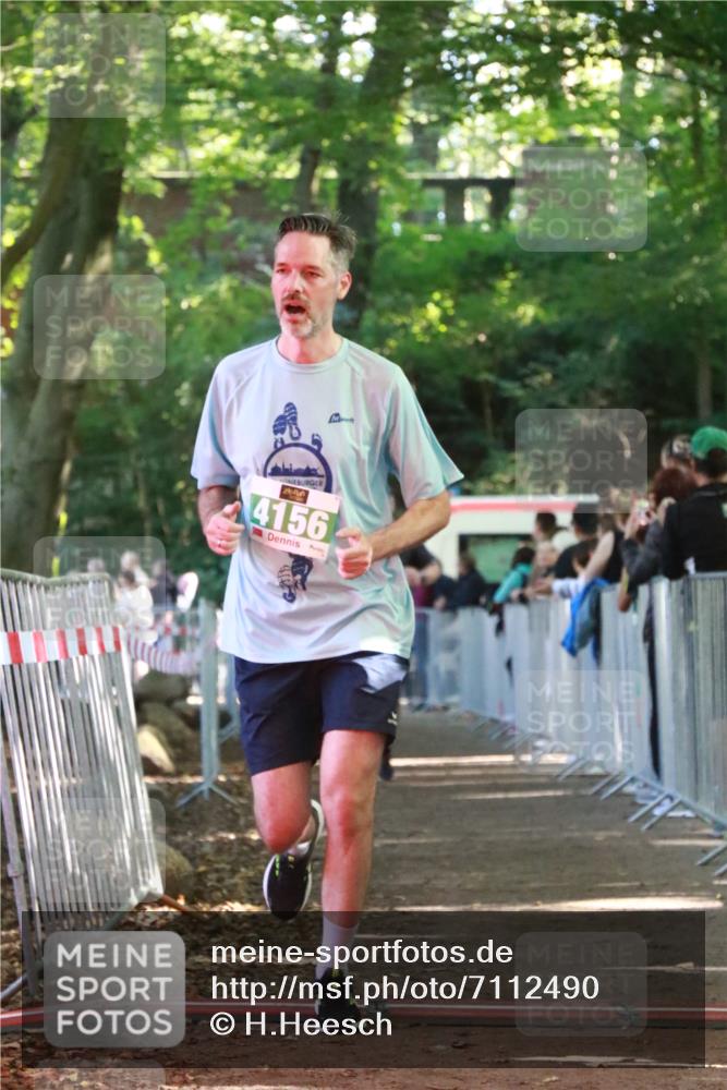 22.09.2024 - 32. Volkslauf durch das schöne Alstertal H.Heesch http://msf.ph/oto/7112490 22.09.2024 10:56:56 Ziel 4101, 4107, 4127, 4156 meine-sportfotos.de