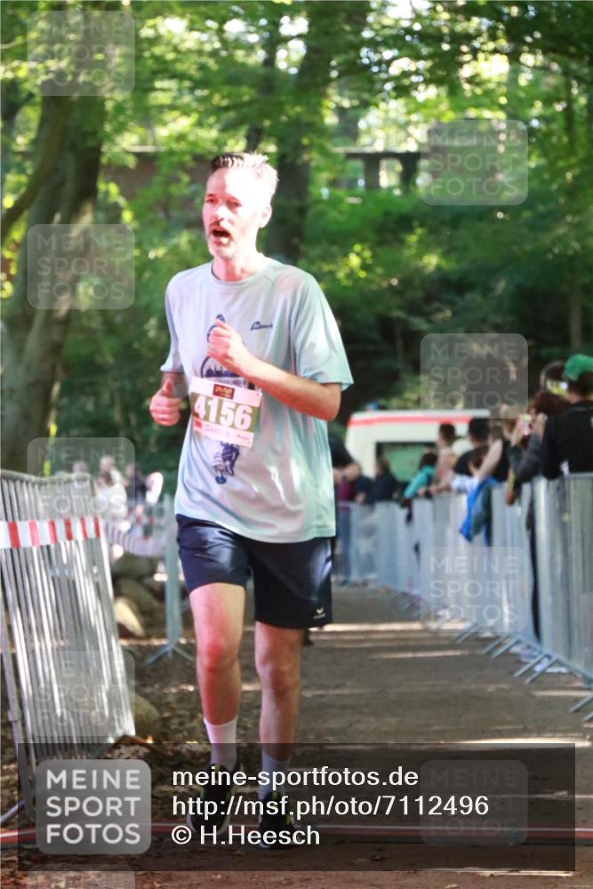 22.09.2024 - 32. Volkslauf durch das schöne Alstertal H.Heesch http://msf.ph/oto/7112496 22.09.2024 10:56:56 Ziel 4101, 4107, 4127, 4156 meine-sportfotos.de