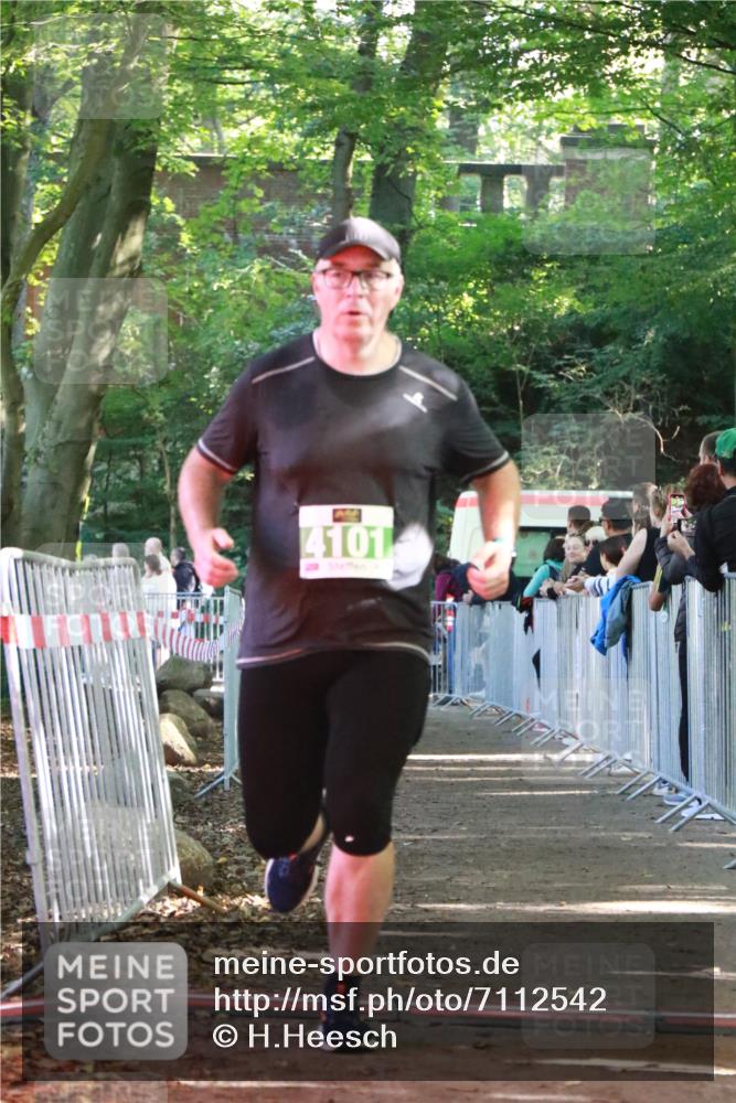 22.09.2024 - 32. Volkslauf durch das schöne Alstertal H.Heesch http://msf.ph/oto/7112542 22.09.2024 10:56:59 Ziel 4049, 4101, 4107, 4127, 4156 meine-sportfotos.de