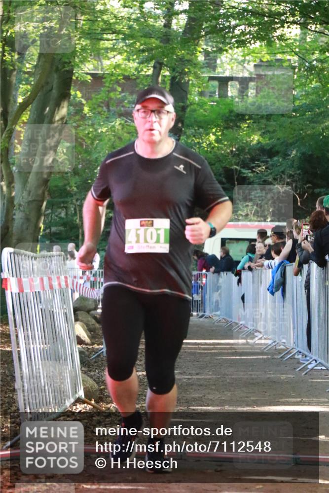 22.09.2024 - 32. Volkslauf durch das schöne Alstertal H.Heesch http://msf.ph/oto/7112548 22.09.2024 10:57:00 Ziel 4049, 4101, 4127, 4156 meine-sportfotos.de