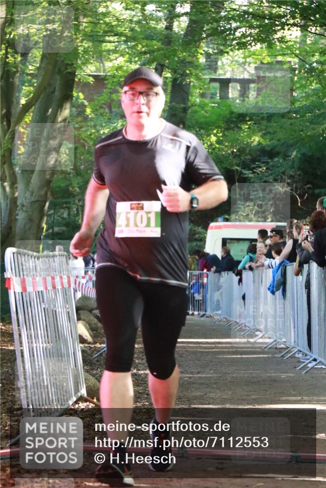 22.09.2024 - 32. Volkslauf durch das schöne Alstertal H.Heesch http://msf.ph/oto/7112553 22.09.2024 10:57:00 Ziel 4049, 4101, 4127, 4156 meine-sportfotos.de