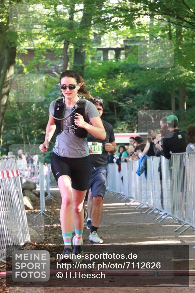 22.09.2024 - 32. Volkslauf durch das schöne Alstertal H.Heesch http://msf.ph/oto/7112626 22.09.2024 10:57:13 Ziel 4091, 4119, 4161 meine-sportfotos.de