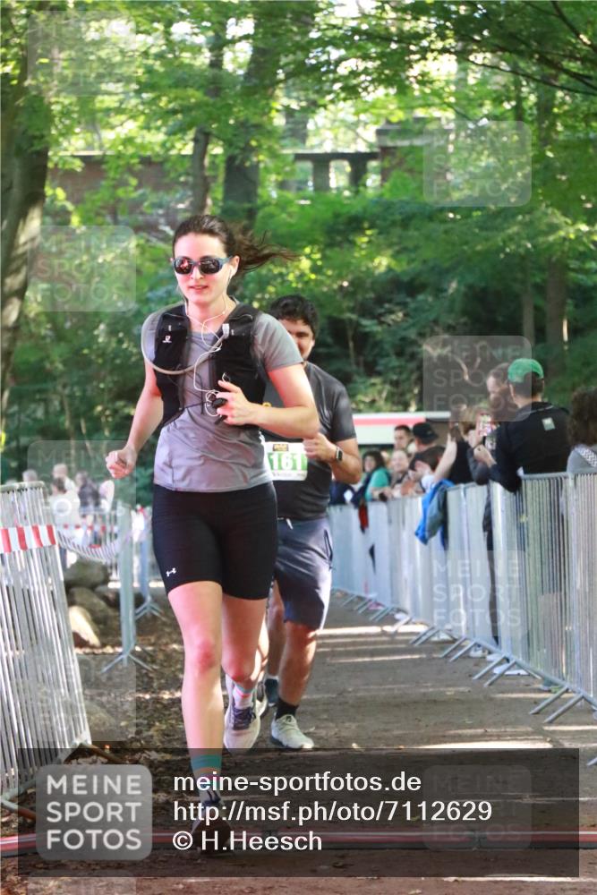 22.09.2024 - 32. Volkslauf durch das schöne Alstertal H.Heesch http://msf.ph/oto/7112629 22.09.2024 10:57:14 Ziel 4091, 4119, 4161 meine-sportfotos.de