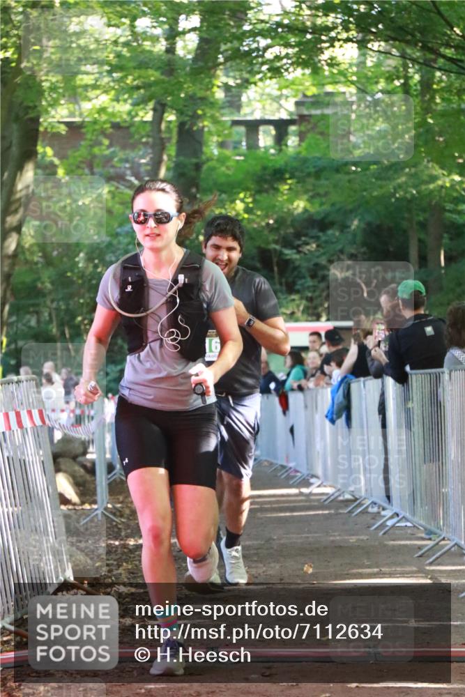 22.09.2024 - 32. Volkslauf durch das schöne Alstertal H.Heesch http://msf.ph/oto/7112634 22.09.2024 10:57:14 Ziel 4091, 4119, 4161 meine-sportfotos.de