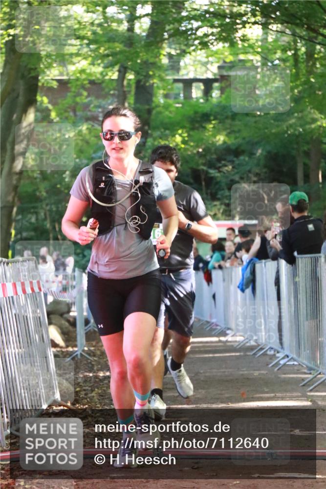 22.09.2024 - 32. Volkslauf durch das schöne Alstertal H.Heesch http://msf.ph/oto/7112640 22.09.2024 10:57:14 Ziel 4091, 4119, 4161 meine-sportfotos.de