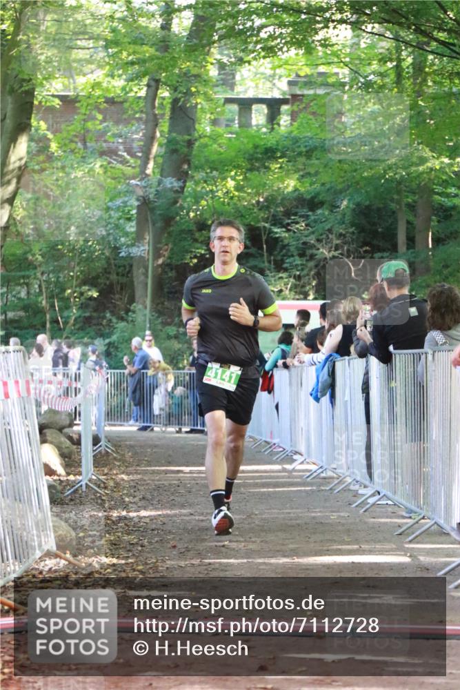 22.09.2024 - 32. Volkslauf durch das schöne Alstertal H.Heesch http://msf.ph/oto/7112728 22.09.2024 10:57:28 Ziel 4141 meine-sportfotos.de
