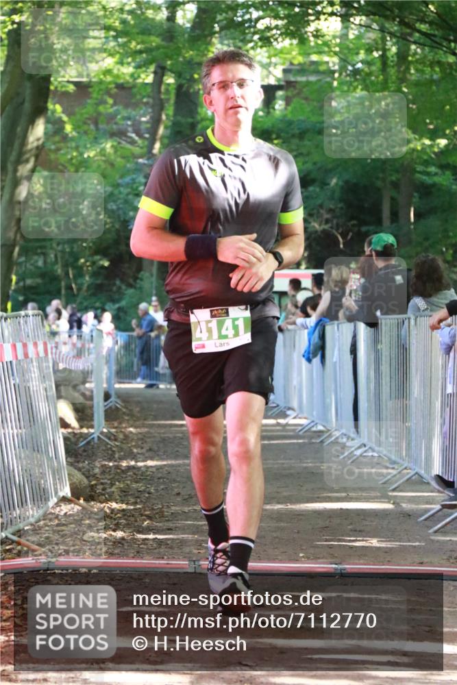 22.09.2024 - 32. Volkslauf durch das schöne Alstertal H.Heesch http://msf.ph/oto/7112770 22.09.2024 10:57:29 Ziel 4141 meine-sportfotos.de