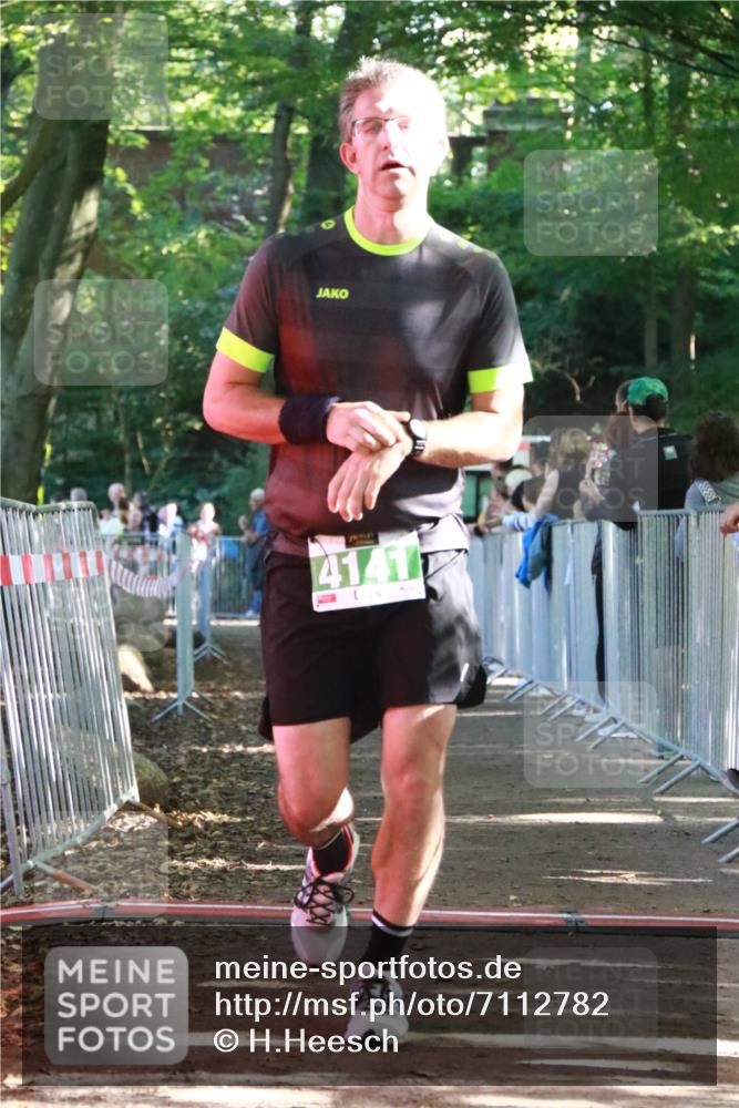 22.09.2024 - 32. Volkslauf durch das schöne Alstertal H.Heesch http://msf.ph/oto/7112782 22.09.2024 10:57:30 Ziel 4141 meine-sportfotos.de