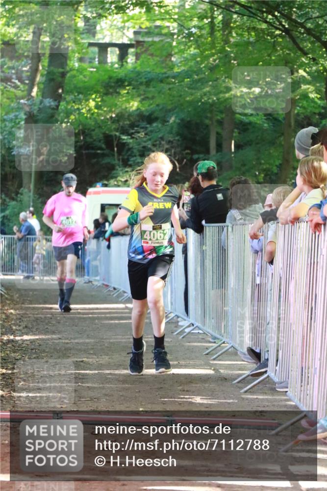 22.09.2024 - 32. Volkslauf durch das schöne Alstertal H.Heesch http://msf.ph/oto/7112788 22.09.2024 10:57:38 Ziel 4012, 4062 meine-sportfotos.de